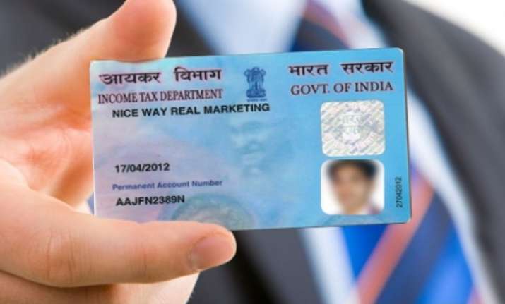 Govt tightens noose, asks banks to obtain PAN from account