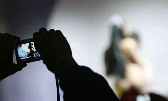 Techie ‘live streams’ intimate moments with wife for