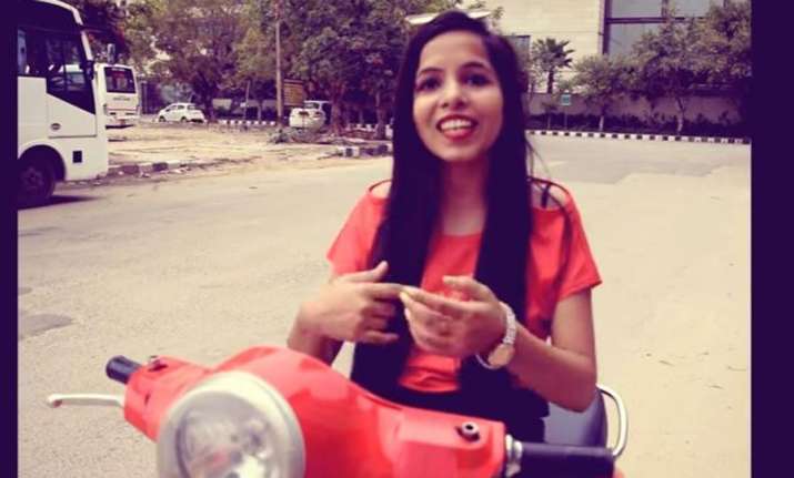 Dhinchak Pooja in Dilon Ka Shooter song
