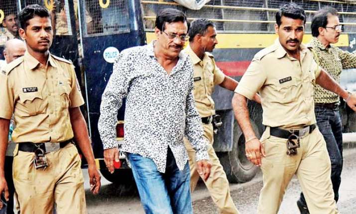 1993 Mumbai blasts convict Mustafa Dossa admitted to J.J.