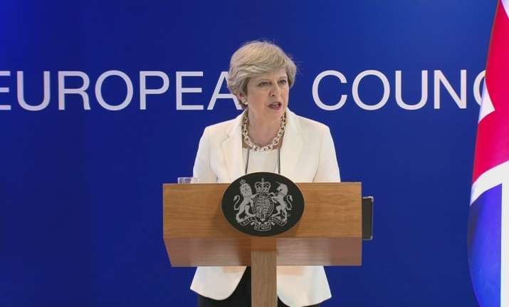 Finance Minister Hammond Says He Backs May '100 Percent' Finance Minister Hammond Says He Backs May '100 Percent'