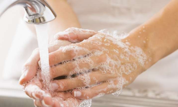 cleaning hands may help focus better