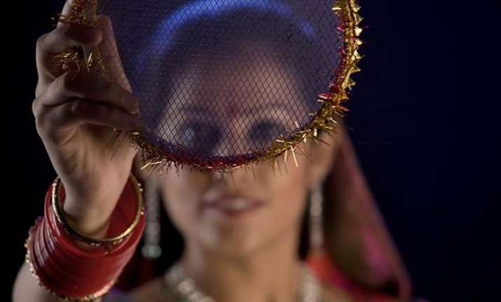 Karwa Chauth 2017: Details About Timings For Moonrise, 'Muhurat' Here Karwa Chauth 2017: Details About Timings For Moonrise, 'Muhurat' Here