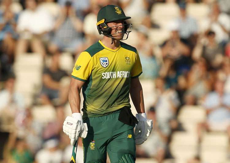 AB de Villiers leaves England tour to decide on global future