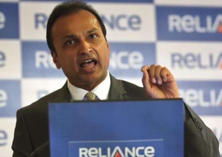 Reliance Communications falls 4% post rating downgrades by Fitch, Moody's