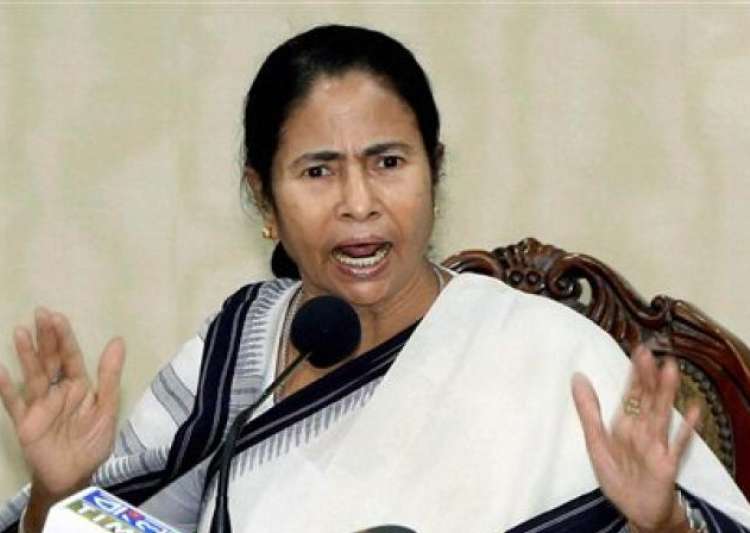 Mamata Banerjee slams Centre for making Aadhaar must for bank accounts