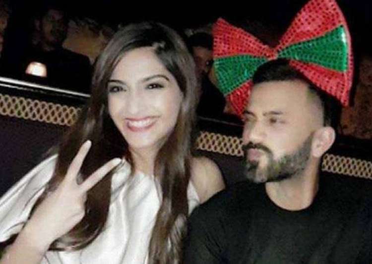 Anil Kapoor wishes his 'warrior princess' Sonam on birthday Anil Kapoor wishes his 'warrior princess' Sonam on birthday