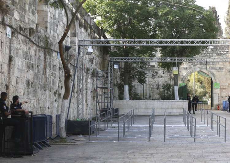 Israel to remove metal detectors at Al-Aqsa mosque Israel to remove metal detectors at Al-Aqsa mosque