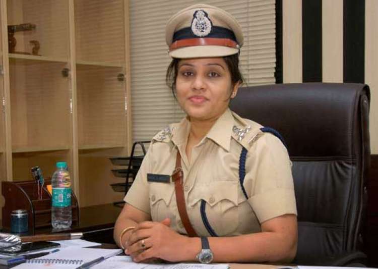 Defamation suit against DIG Roopa: Expose VVIPs, get sued? Defamation suit against DIG Roopa: Expose VVIPs, get sued?