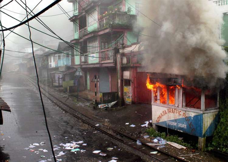 Gorkhaland unrest: Fresh violence in Darjeeling after activist dies in police firing Gorkhaland unrest: Fresh violence in Darjeeling after activist dies in police firing