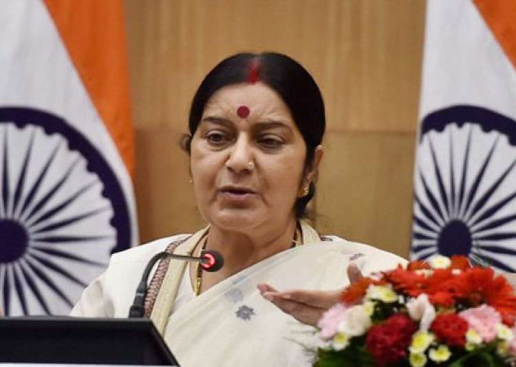 Sushma lambasts Sartaj Aziz over Kulbhushan's mother visa Sushma lambasts Sartaj Aziz over Kulbhushan's mother visa