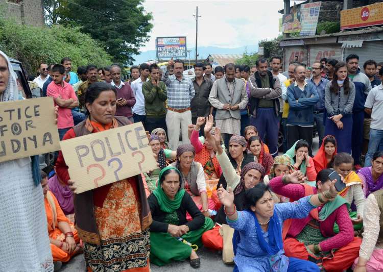 Shimla gangrape case: CBI arrests 8 policemen for custodial death of accused Shimla gangrape case: CBI arrests 8 policemen for custodial death of accused