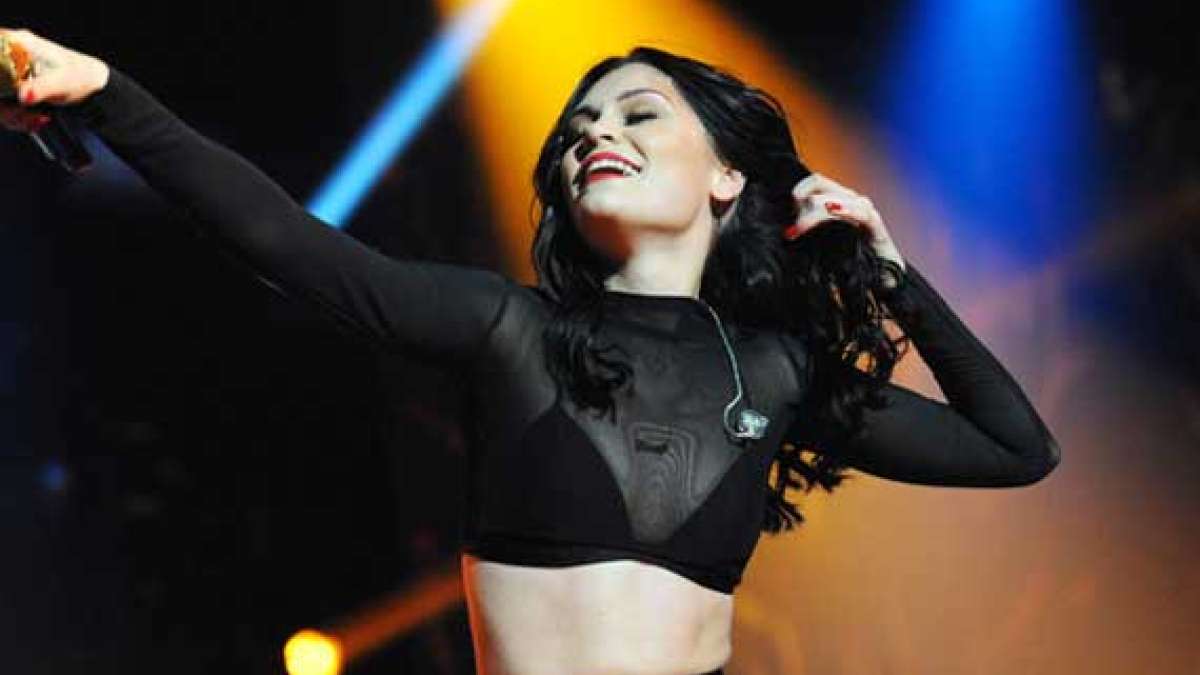 Jessie J Shows Off Underwear India Tv