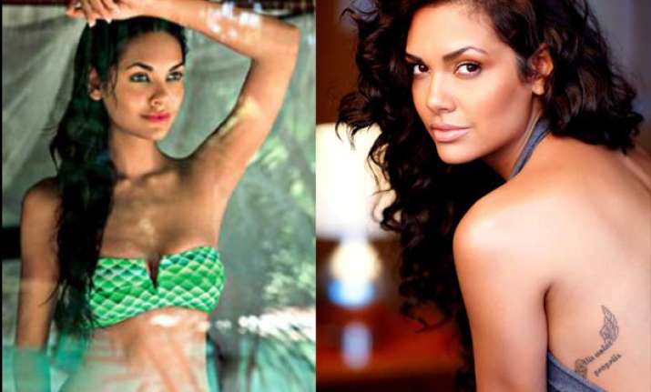 esha in de glam avatar to play cop in chakravyuh