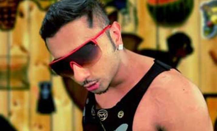 honey singh sings brown rang for desi girl priyanka
