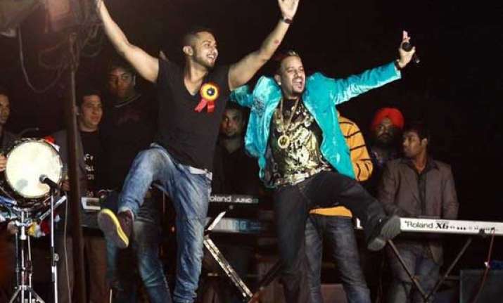 honey singh jazzy b song gets over 1 mn views in 80 hours