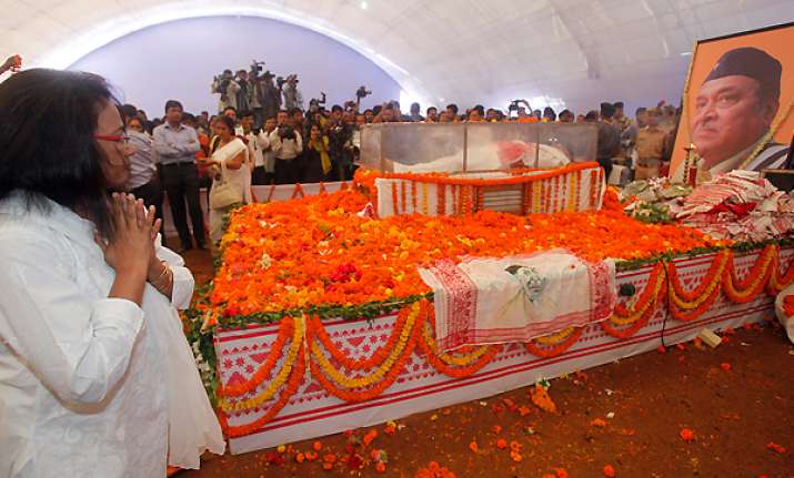 lakhs attend bhupen hazarika s funeral