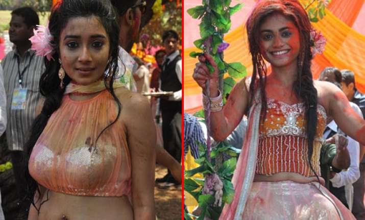 rang de star studded holi bash for colors tv actors view