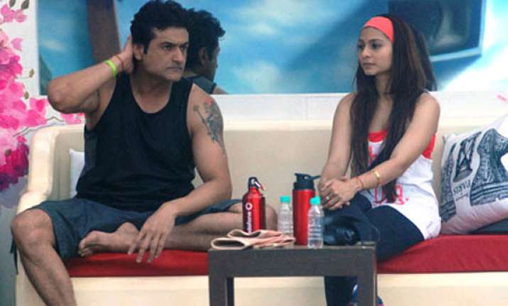 bigg boss 7 armaan abuses tanisha see pics