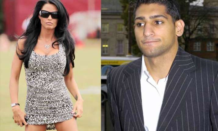 katie price s flirting with boxer amir khan caused marriage