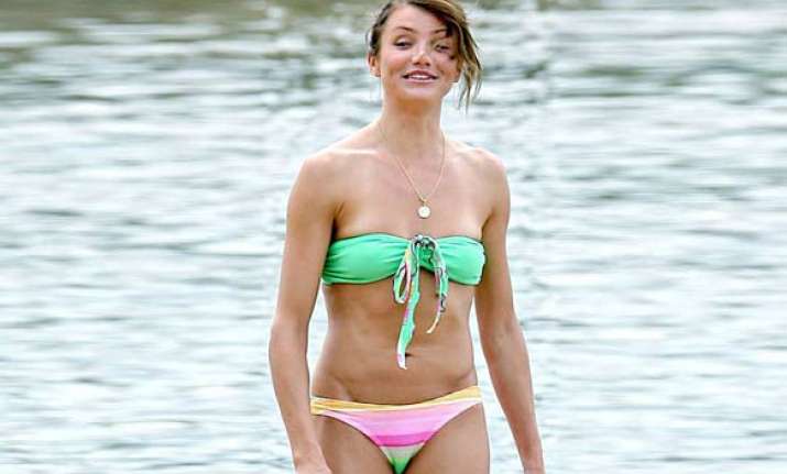 cameron diaz says she used to buy drugs from snoop dogg in