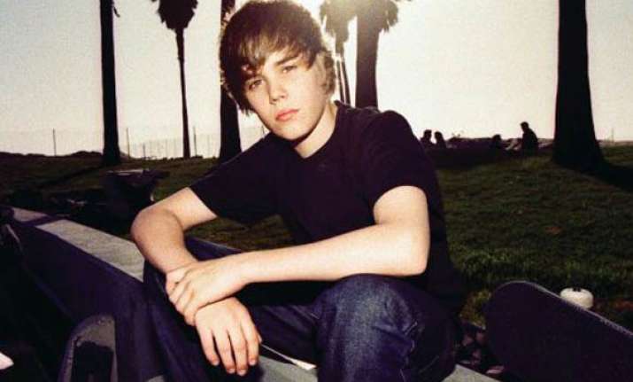 justin bieber is 7th on list of top 50 most searched for