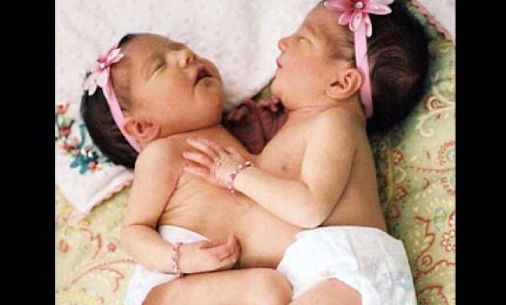 two sisters one heart whom to choose parents face a hard