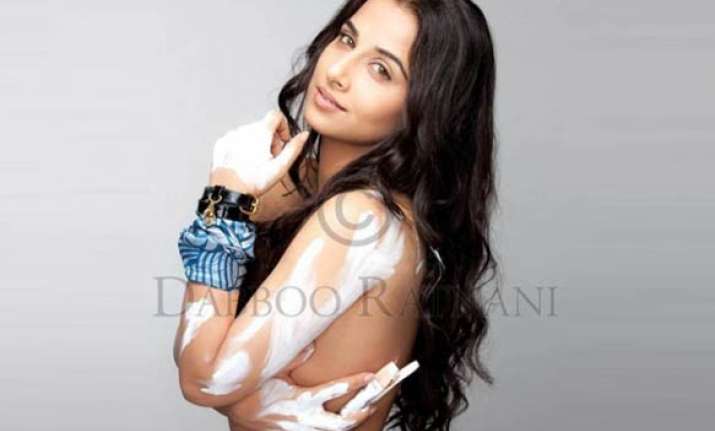 vidya balan goes topless