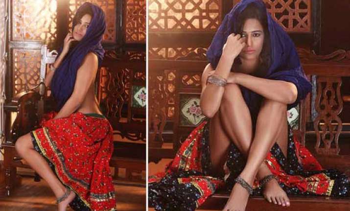 poonam pandey dons sari for her next flick view pics