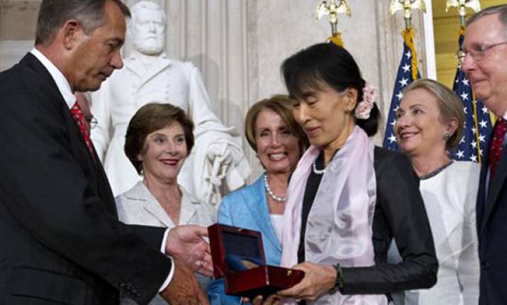 aung san suu kyi gets us congress highest honor
