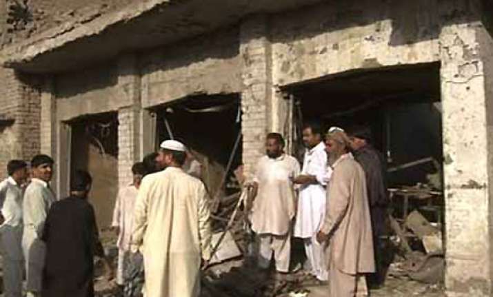 blast targets air force van in pak 10 killed