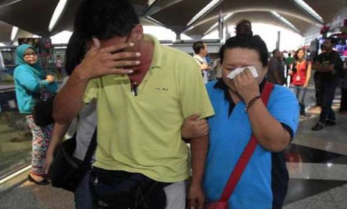 search continues for missing malaysian airliner