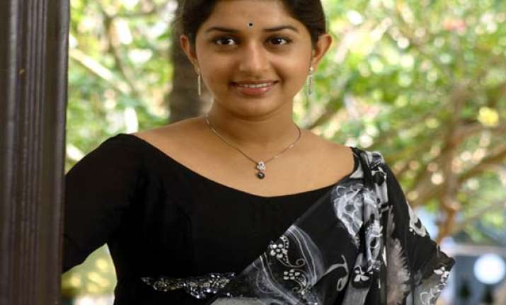 Malayalam Actress Meera Jasmine Gets Exemption In Cheating Case 