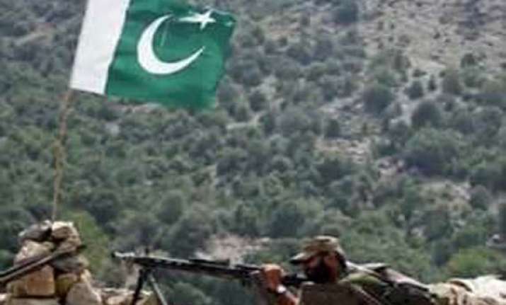 pakistan fires again at indian positions