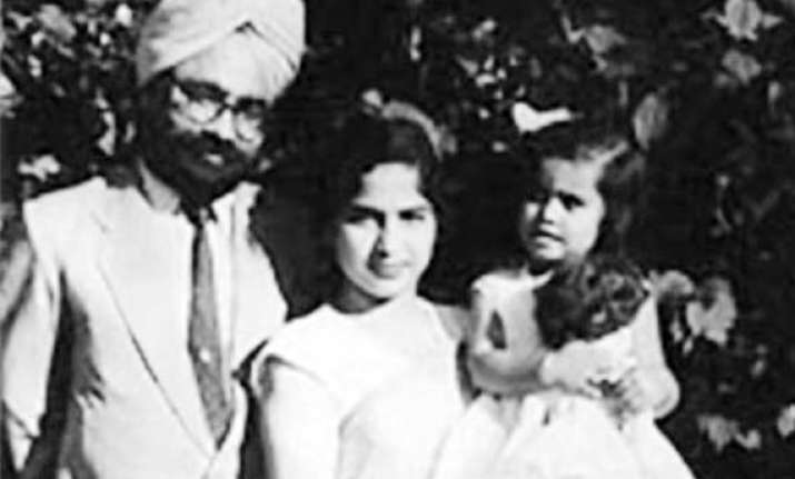 rare pictures of outgoing pm manmohan singh and family