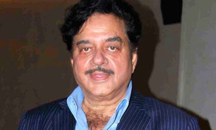 shatrughan backs modi as pm candidate