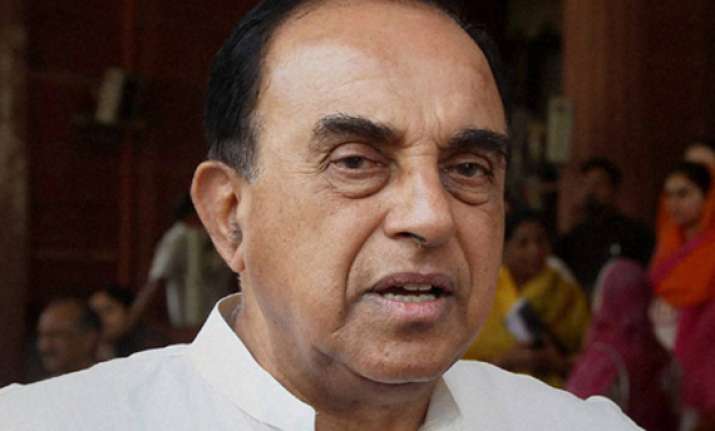 swamy meets akhilesh over allegations against chidambaram