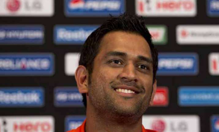 dhoni praises bhuvneshwar shami after ranchi odi win