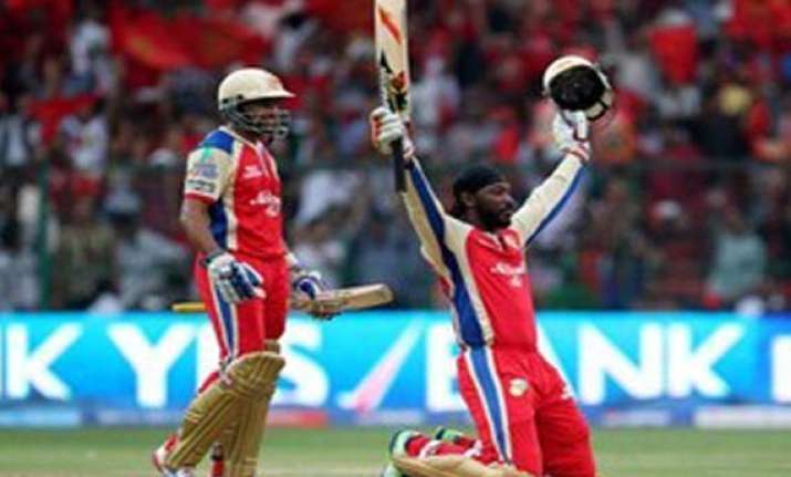 ipl6 mccullum congratulates gayle for breaking his record