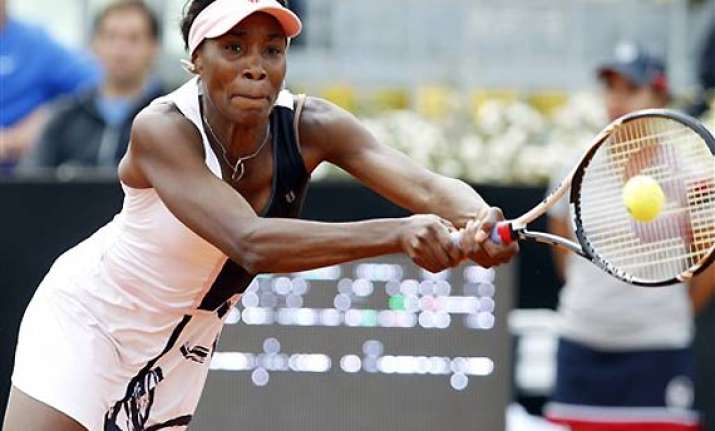 venus wins on return to grand slam tennis