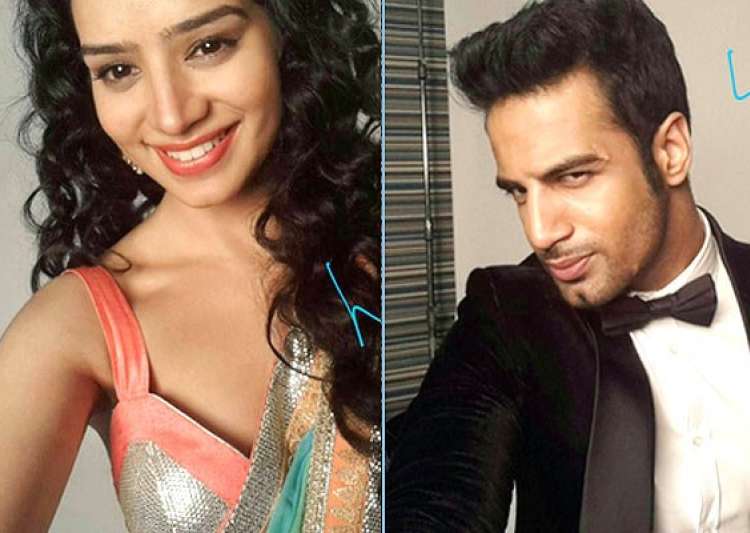 Bigg Boss 8 Selfie Fever Grips The Contestants See Pics 