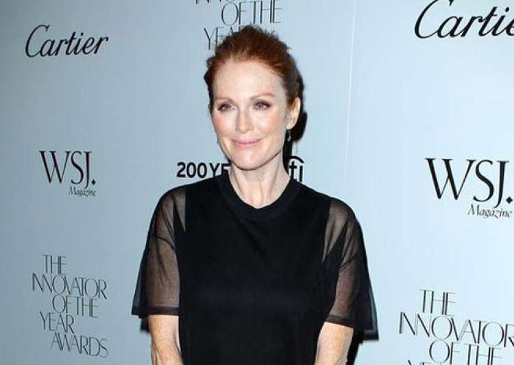 Julianne Moore Gay 28