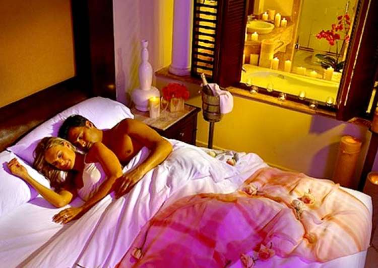 6 Vastu Tips For Keeping Bedroom Romance Alive View Pics