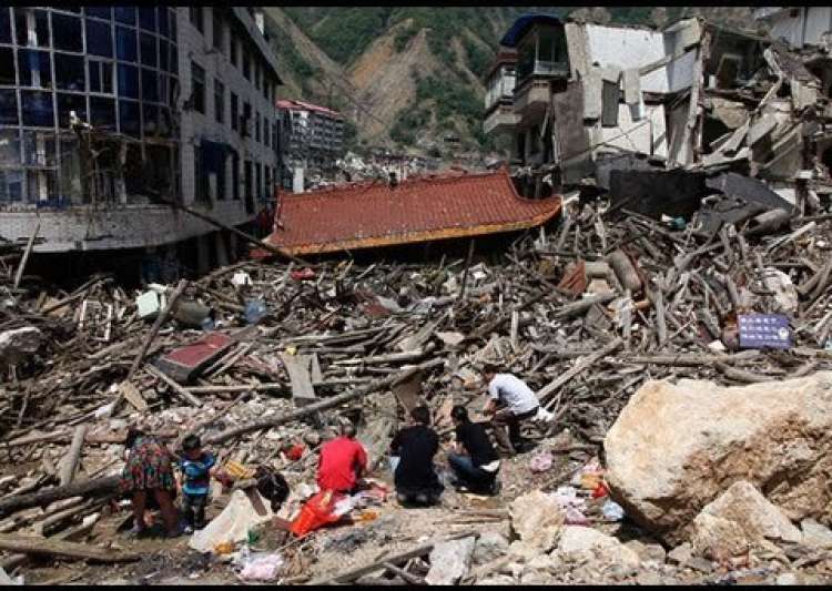 Strong Earthquake Shakes Southwestern China 