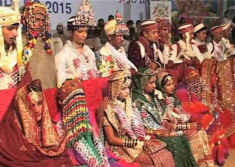 Hindu Couples Tie Knot At Mass Wedding In Pakistan