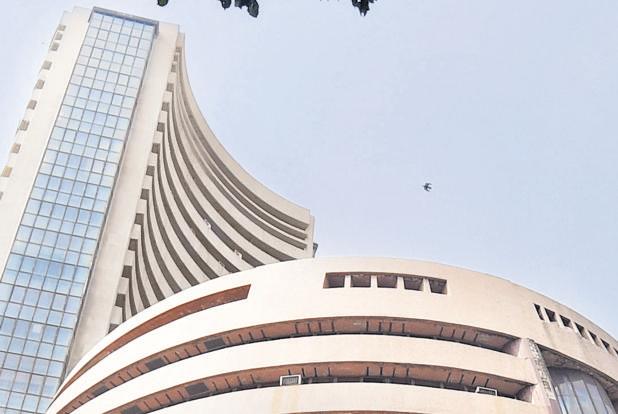 Sensex Tanks Pts Nifty Cracks Below Business News India Tv