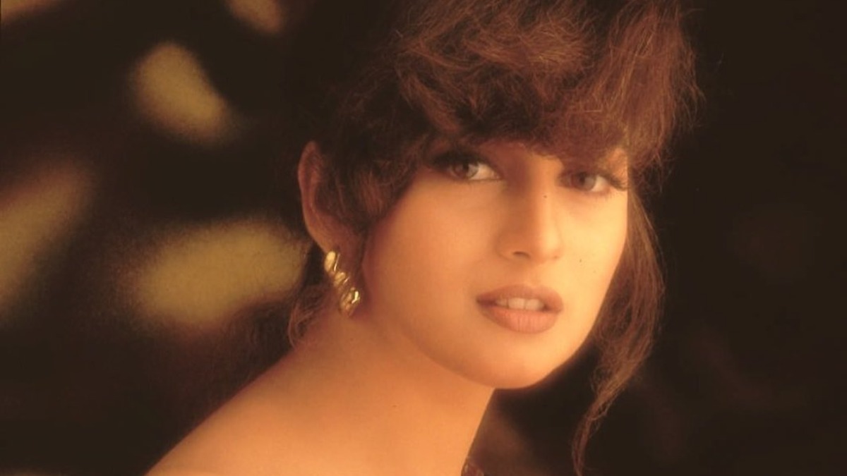 Blast From The Past Madhuri Dixit S Throwback Photo Made Our Hearts Go