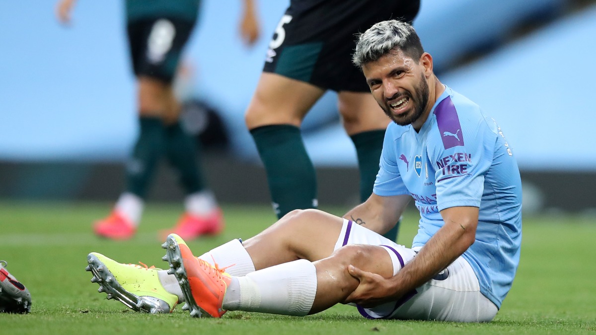 Premier League Sergio Aguero Gives Manchester City Injury Scare During