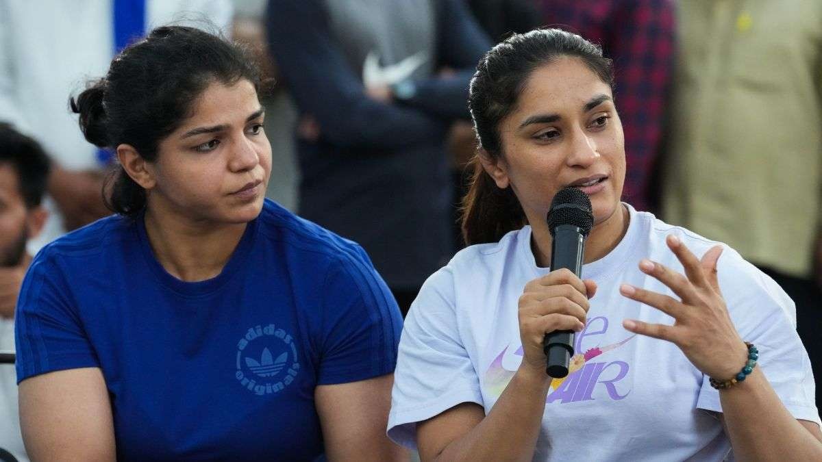 Sakshi Malik Reacts To Vinesh Joining Congress Says Want To Stay