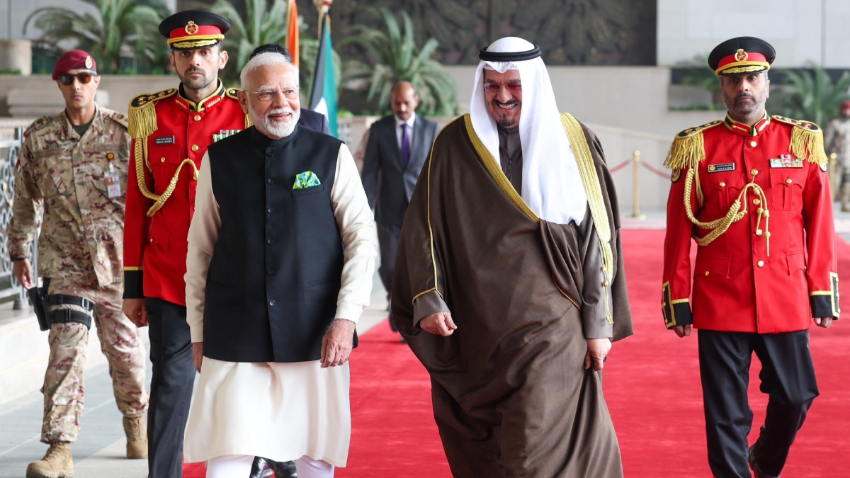 Pm Modi Receives Ceremonial Welcome And Guard Of Honour At Kuwait S